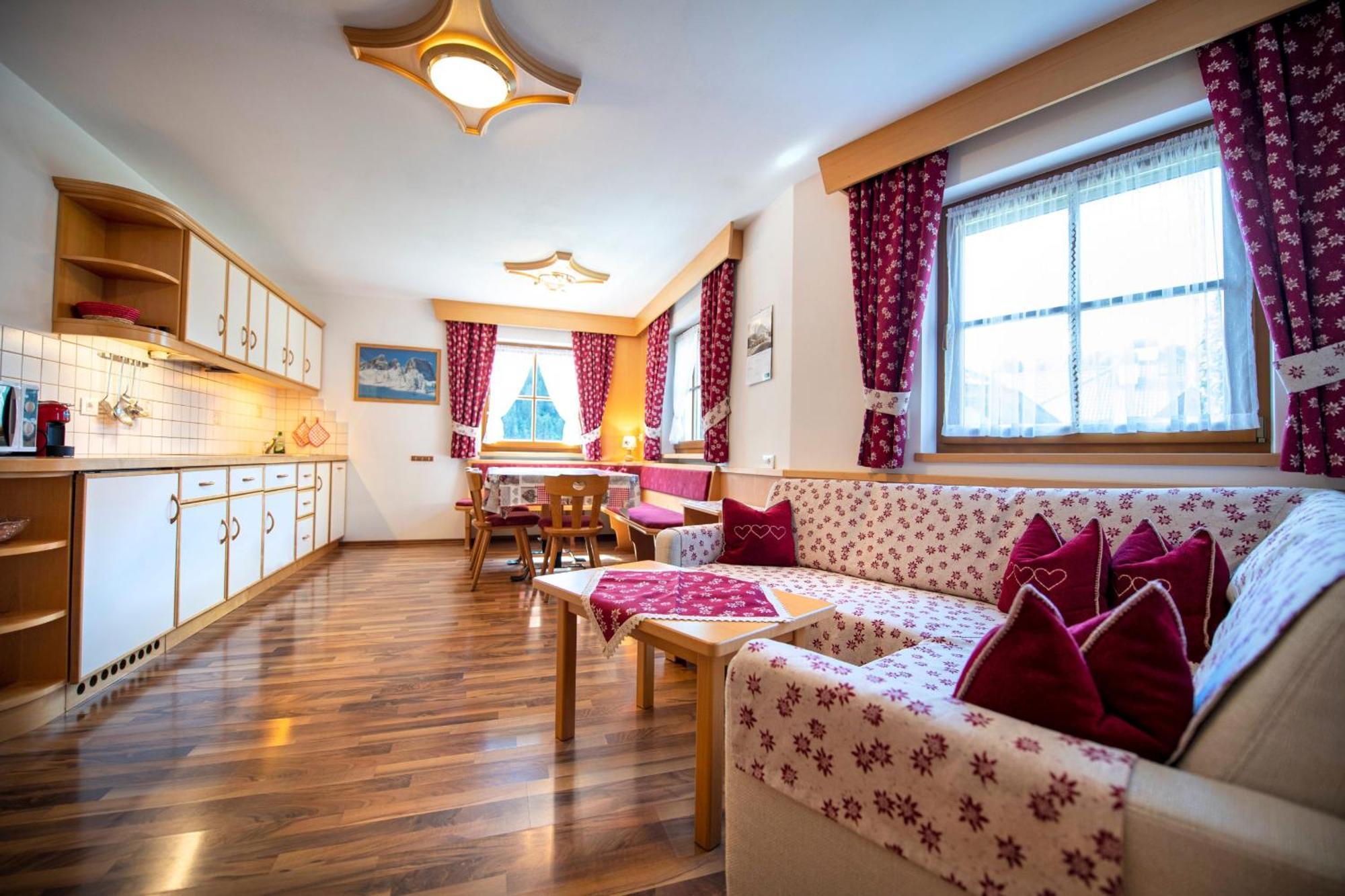 Apartments Miara Santa Cristina Val Gardena 外观 照片